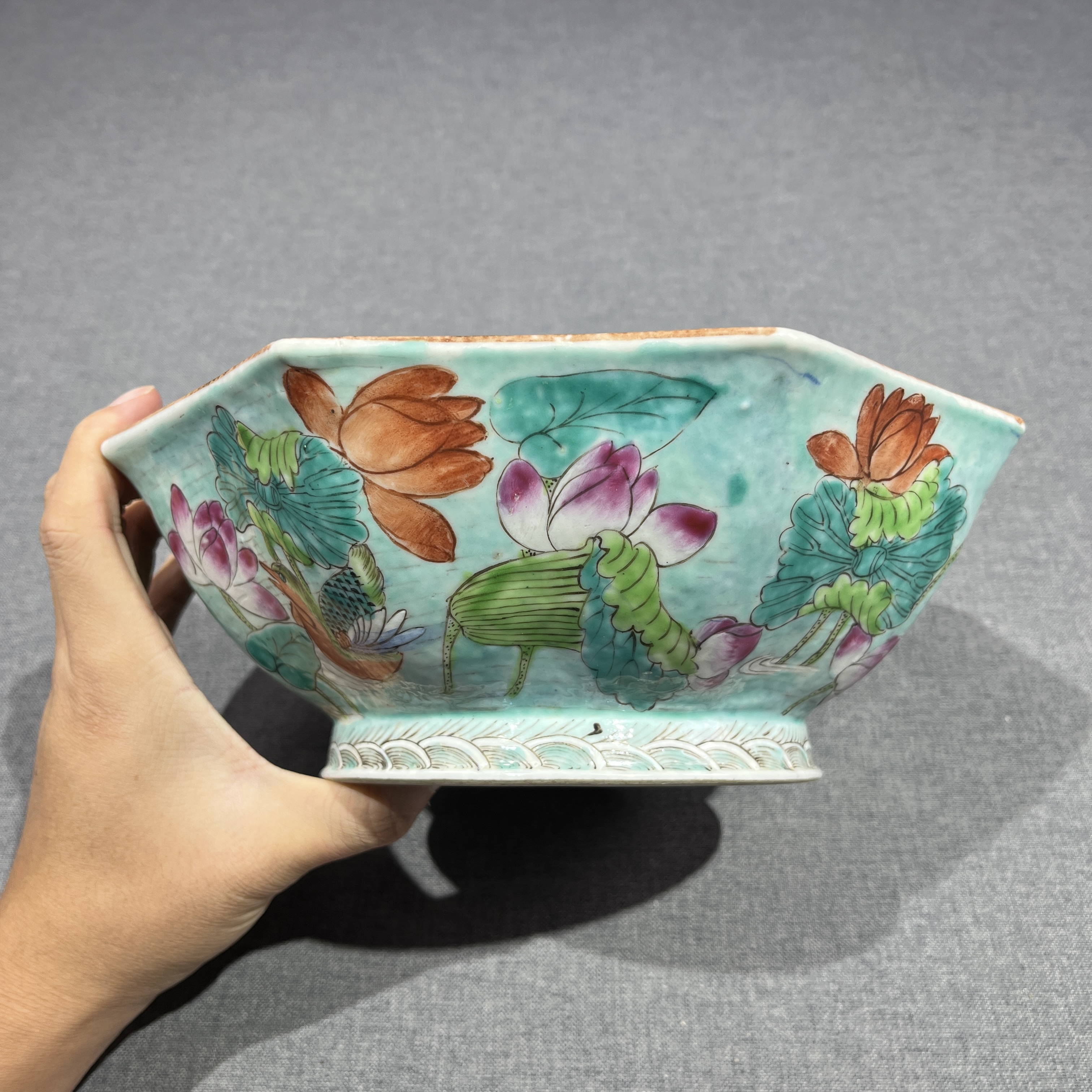 【预展勿拍】Lot 24501 粉彩荷花贡碗