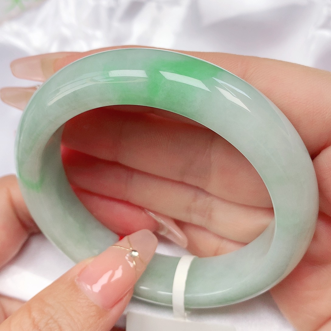 翡翠手镯未镶嵌抖音893