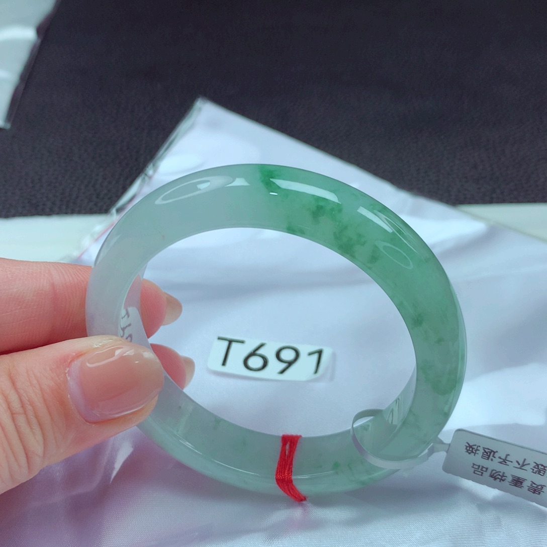 翡翠手镯未镶嵌龍*手镯88