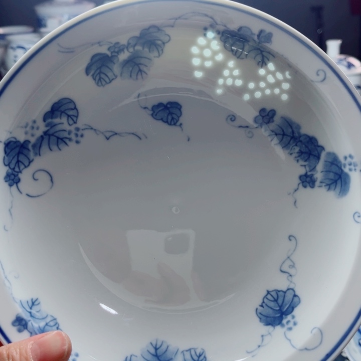 青花玲珑8寸窝盘葡萄