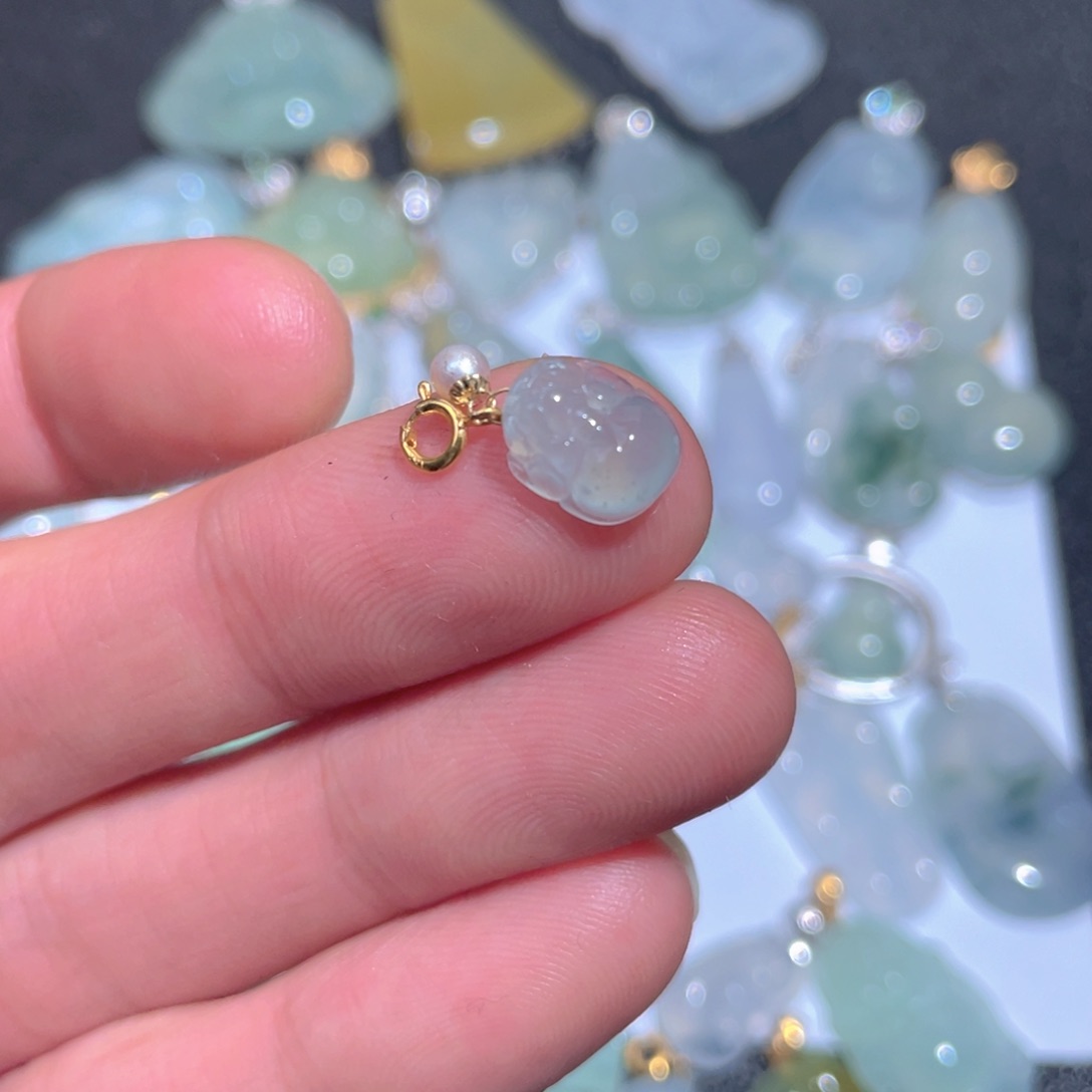 翡翠颈饰18K金镶嵌翡翠