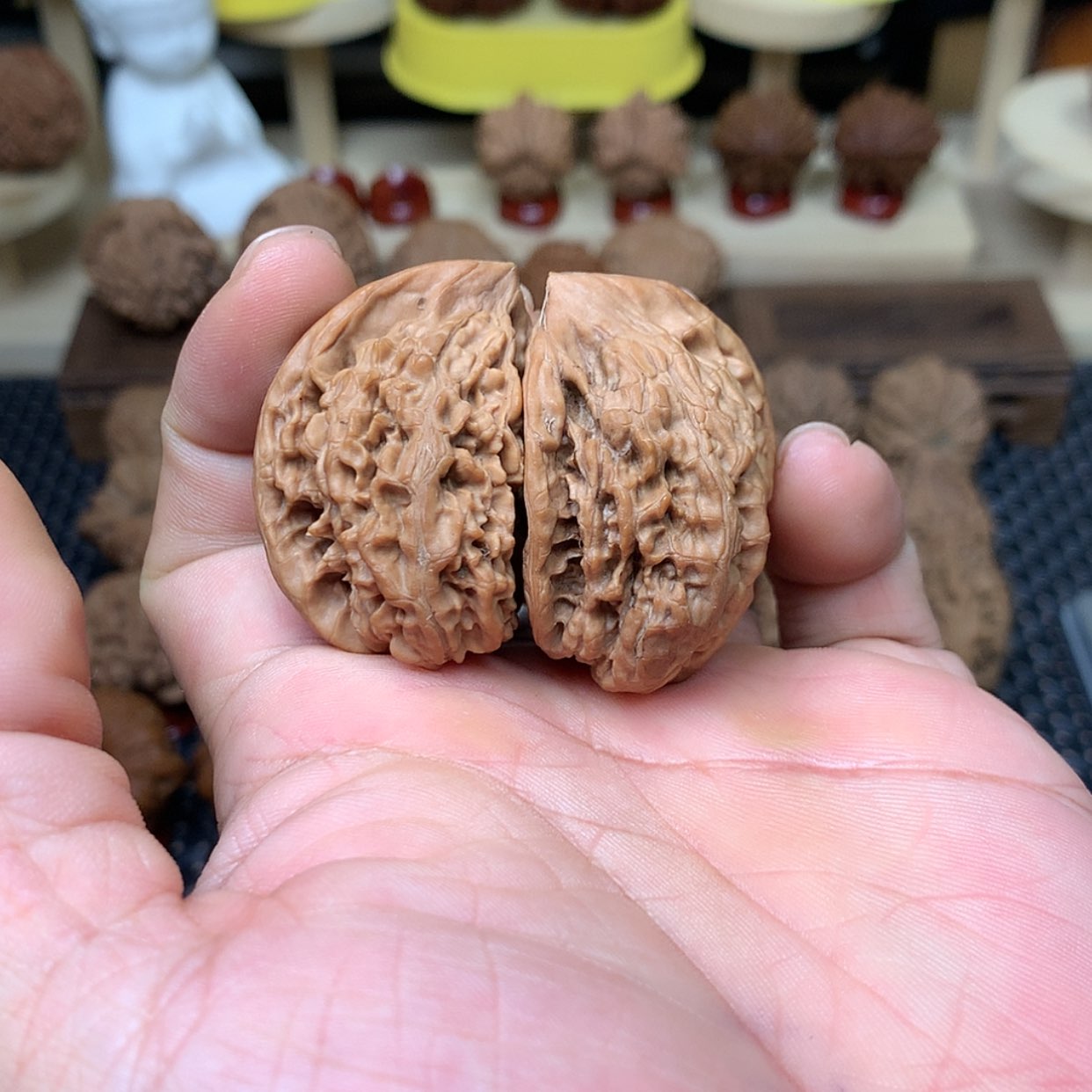 【闪购商品】文玩核桃把件全品半壁异形芭蕉扇狮子头