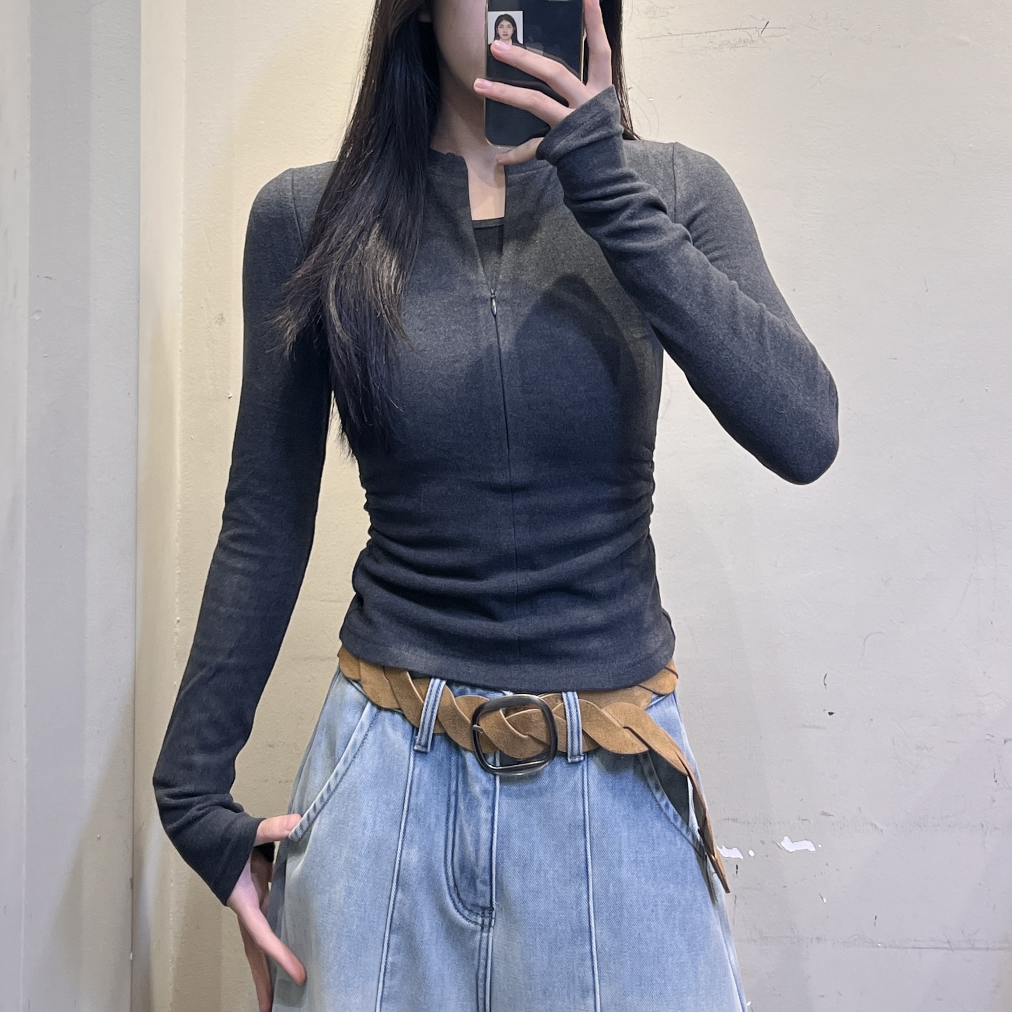 范范与凡凡【小众高级】假两件辣妹蚂蚁腰弧边修身磨毛半拉链上衣