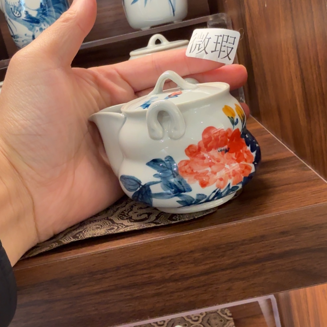 釉下手绘茶具微瑕