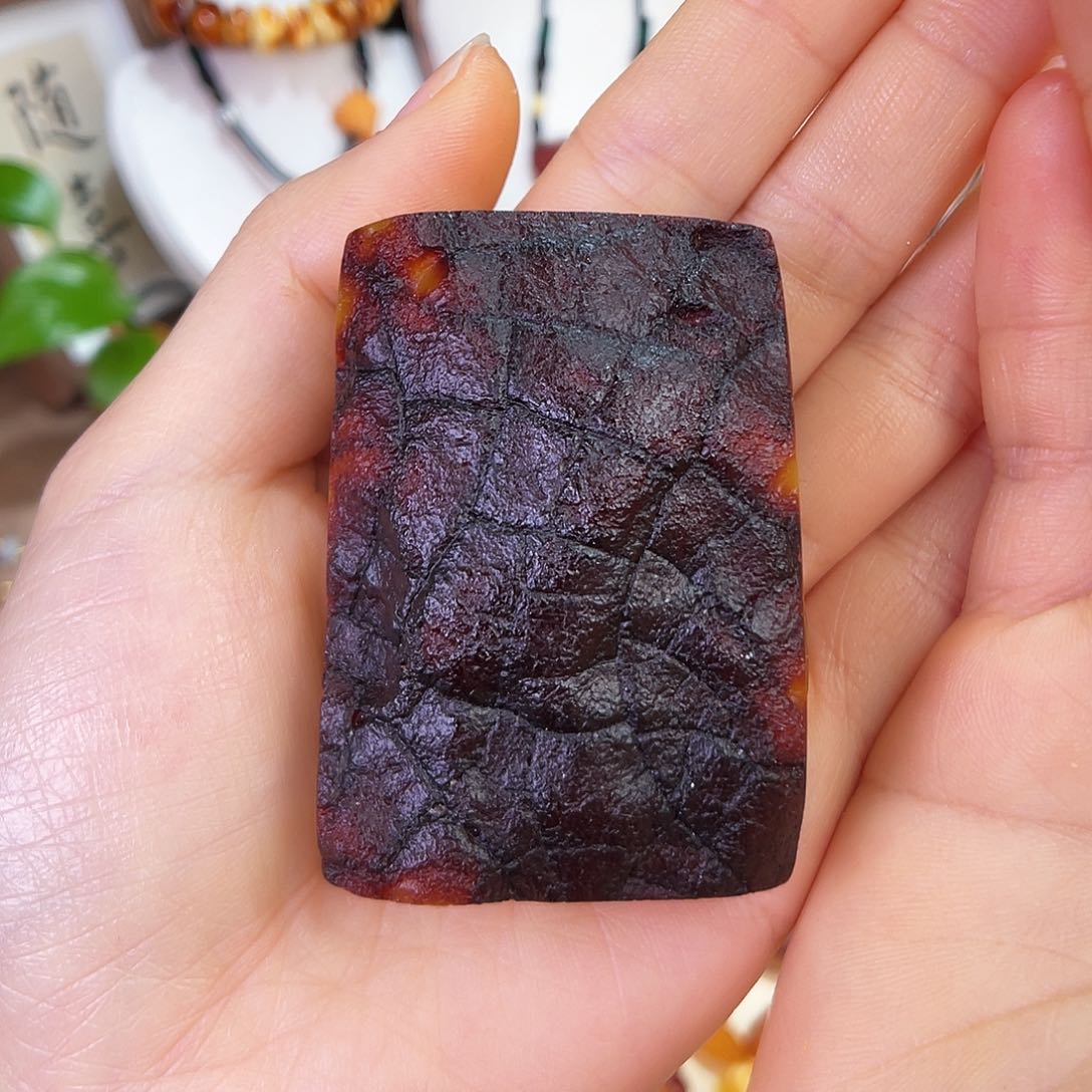 琥珀珠宝奇石未镶嵌，
