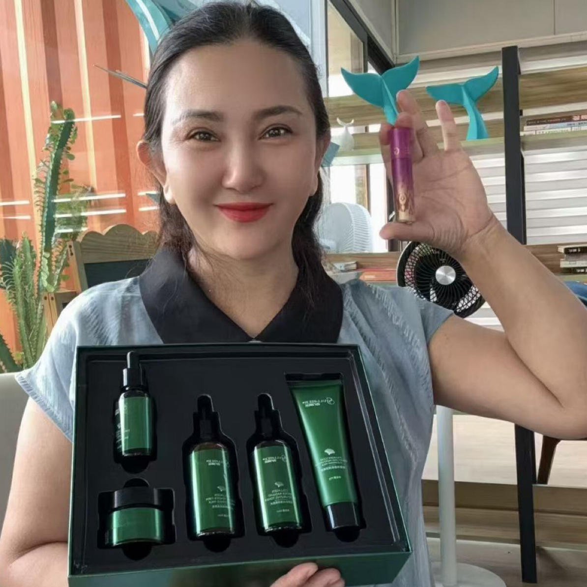 GULIMIER古丽米尔胶原蛋白焕颜紧致保湿礼盒绿色色套盒送一支口红