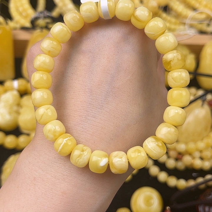 琥珀未镶嵌颈饰琥珀。