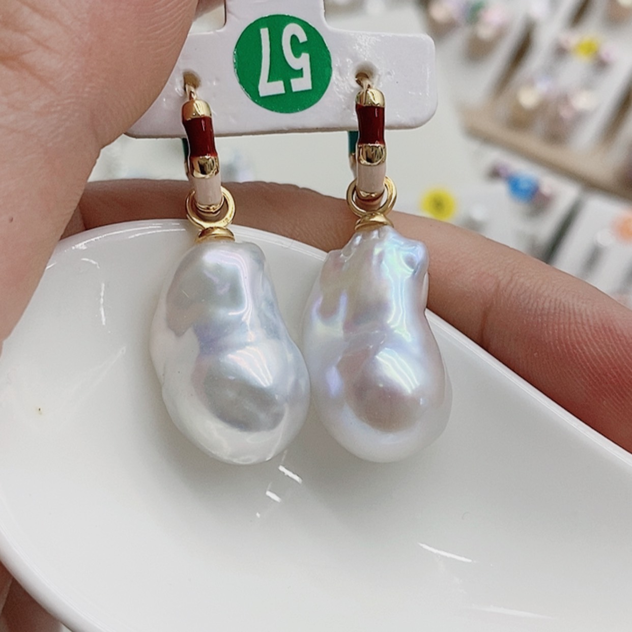 【闪购商品】银S925镶嵌淡水珍珠耳饰飞*