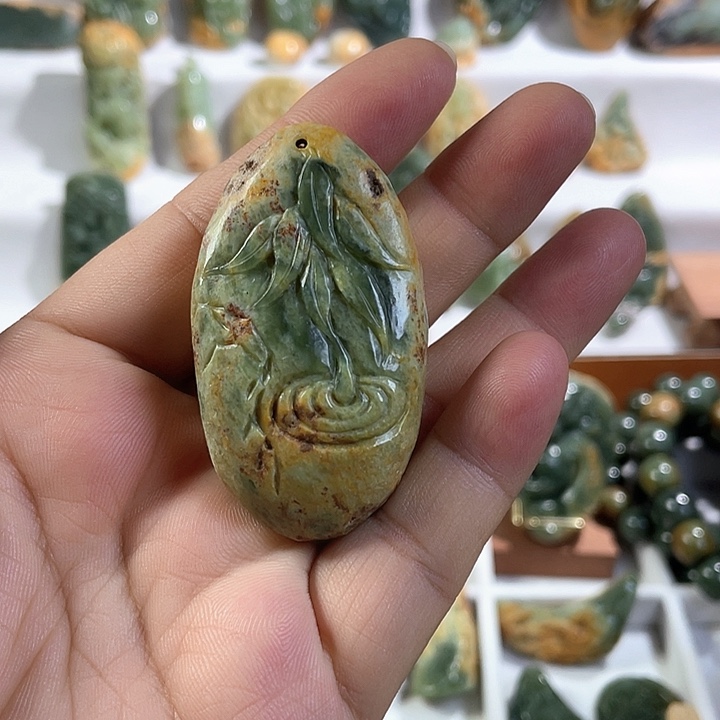 岫岩河磨玉（透闪石质玉）未镶嵌吊坠(不含链)