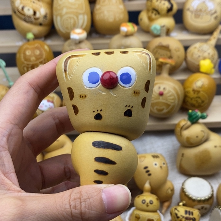 蓝眼猫。               