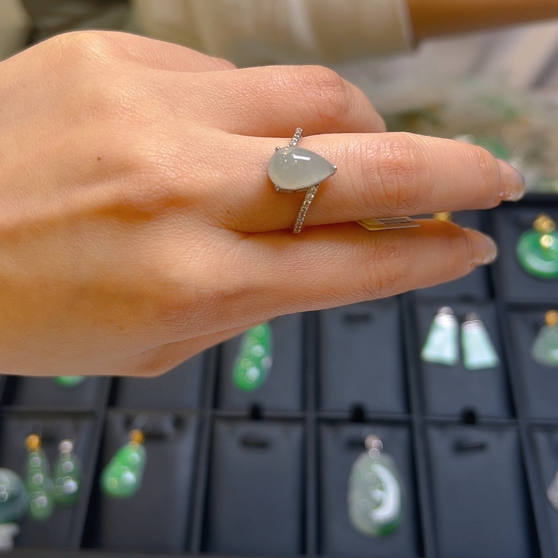 翡翠颈饰银S925镶嵌翡翠