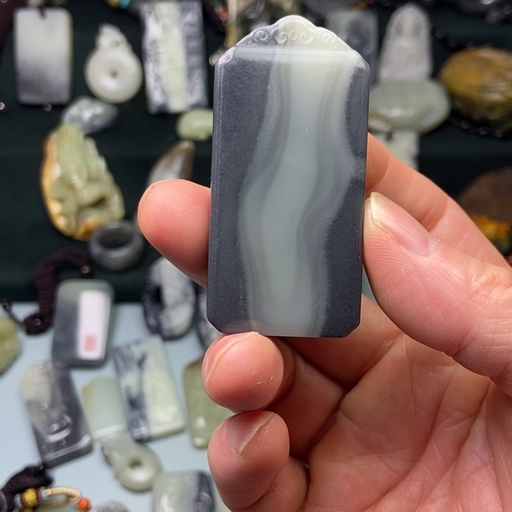 磅***礴和田玉（糖玉）未镶嵌颈饰