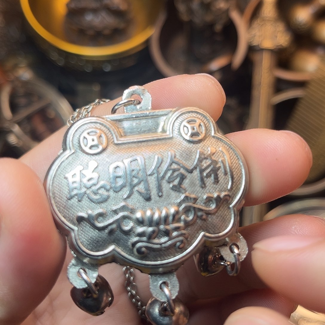 精美铜器工艺品等