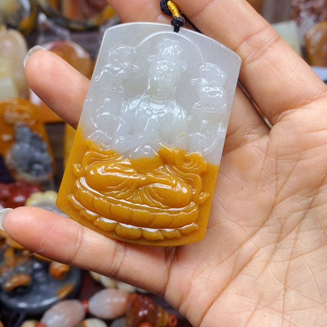 石英质玉（黄龙玉）颈饰未镶嵌