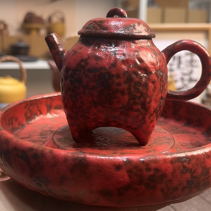 正品店和餐厅也很热闹