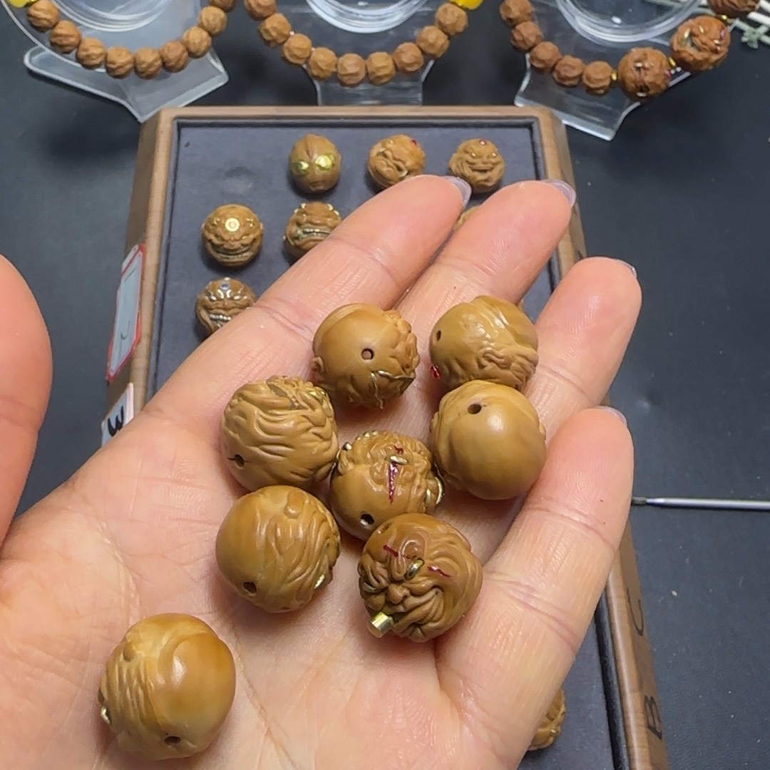 吊坠猴头核桃8个僧单颗镶嵌