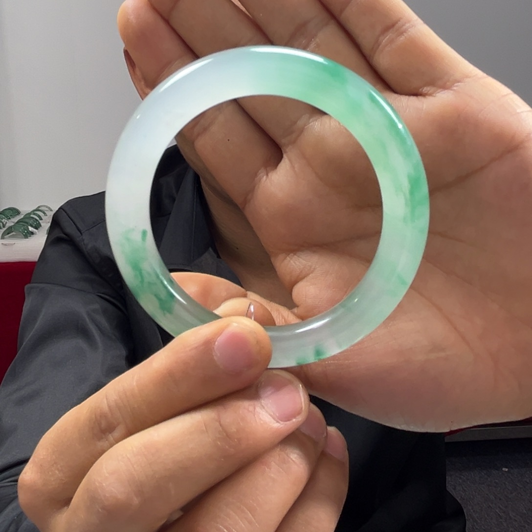 石英质玉未镶嵌手链大*猫