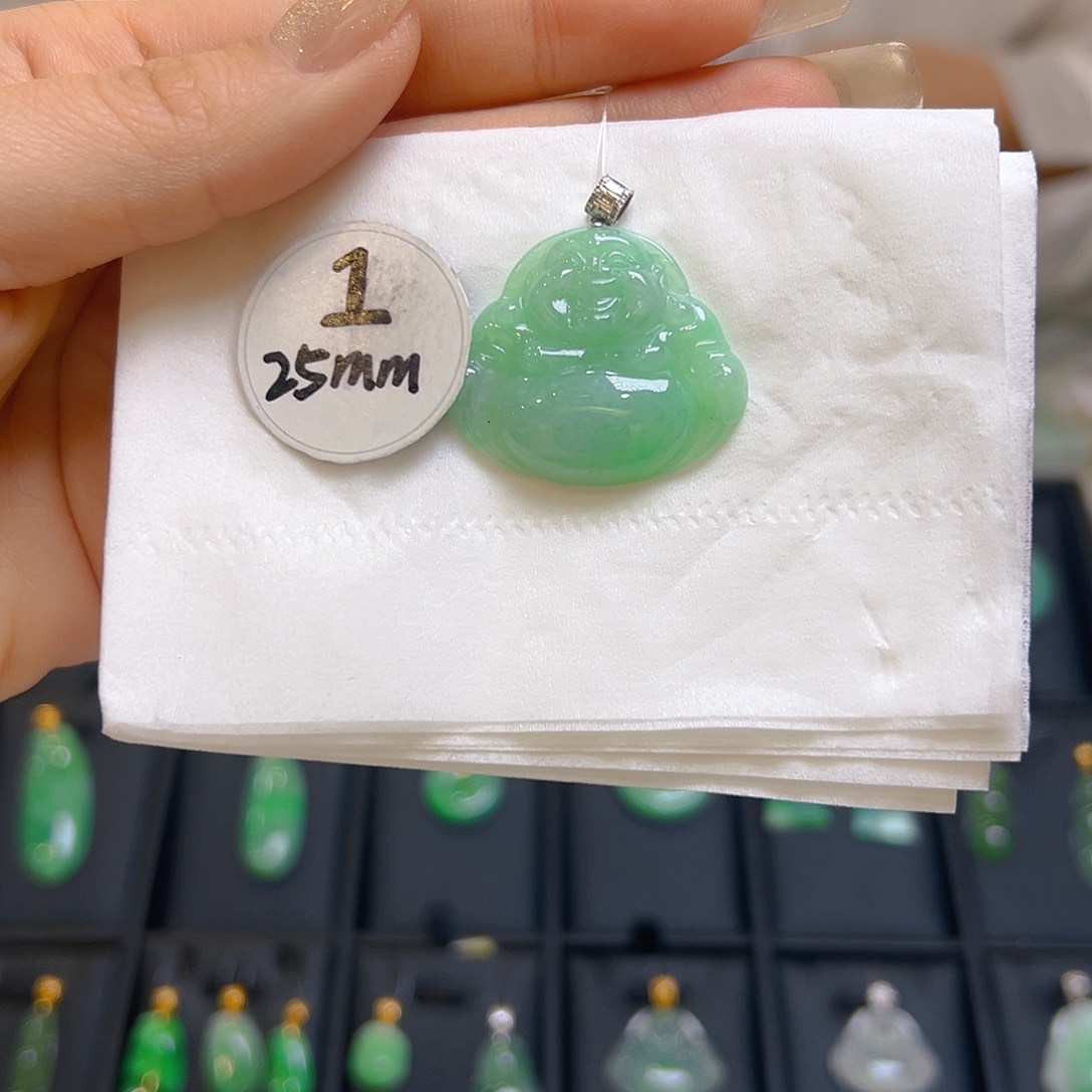 翡翠颈饰18K金镶嵌翡翠