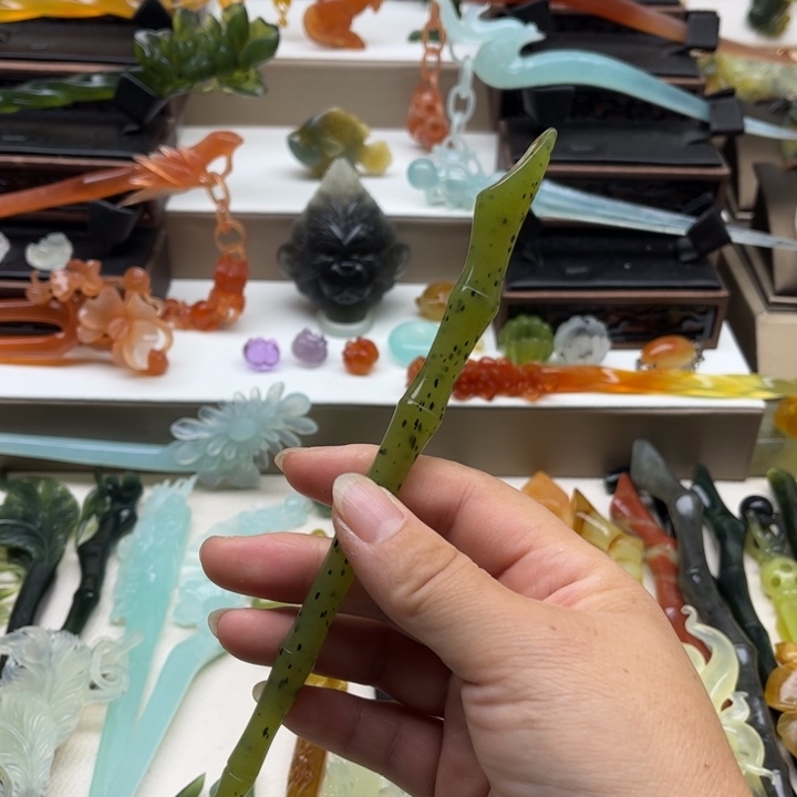 蛇纹石玉未镶嵌岫玉发簪