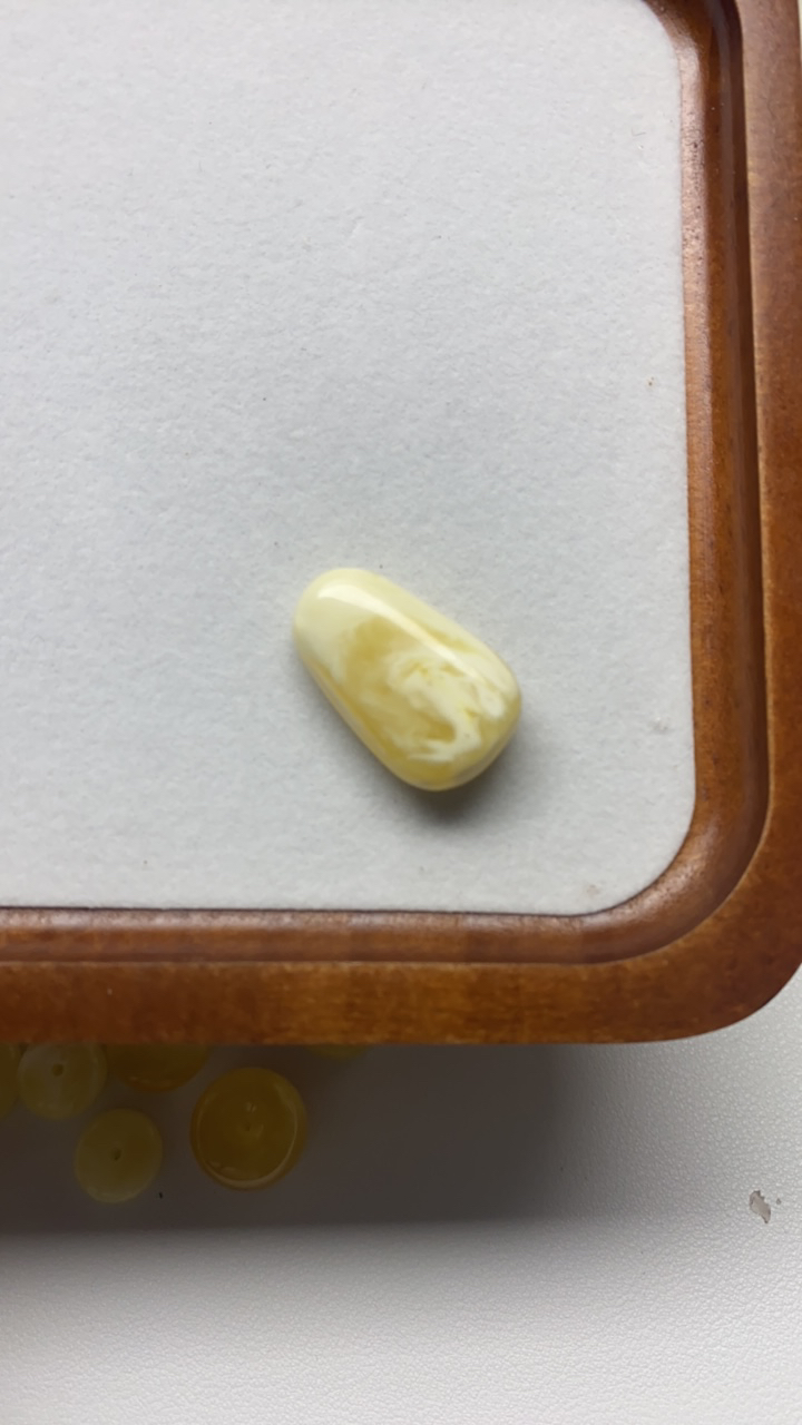 天然蜜蜡瓷白小吊坠