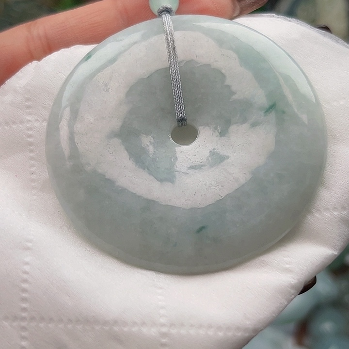 翡翠未镶嵌颈饰挂件