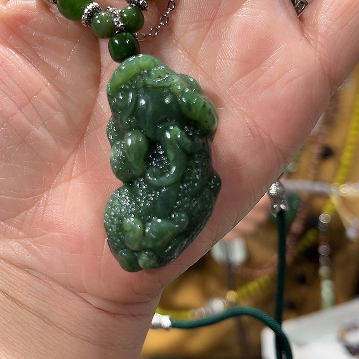 未镶嵌岫玉毛衣链