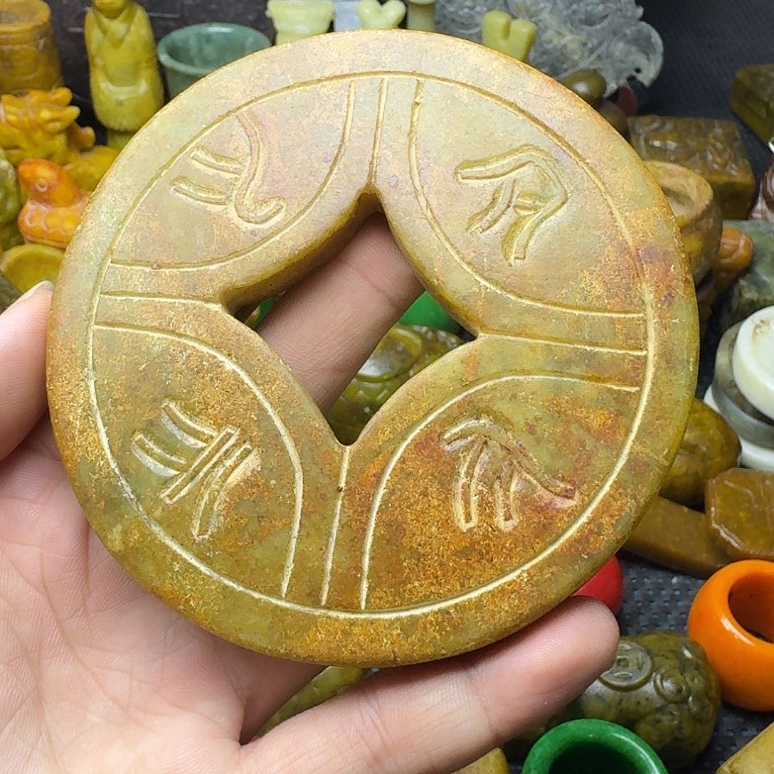 白玉菩提吊坠。。。
