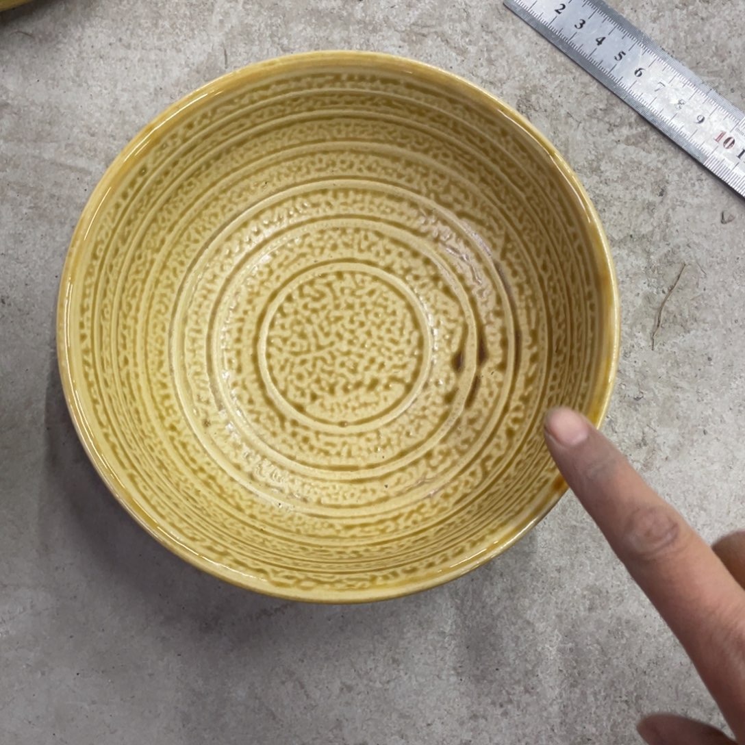 盘瓷器微瑕口径17.5两只