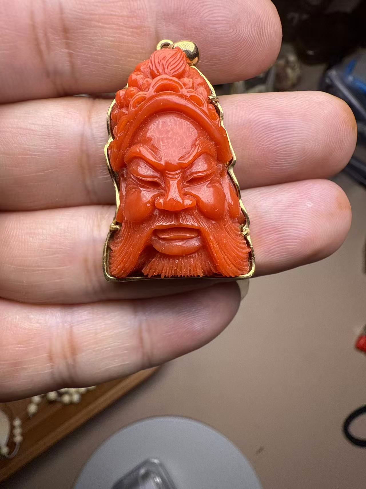 红珊瑚关公吊坠18k金镶嵌