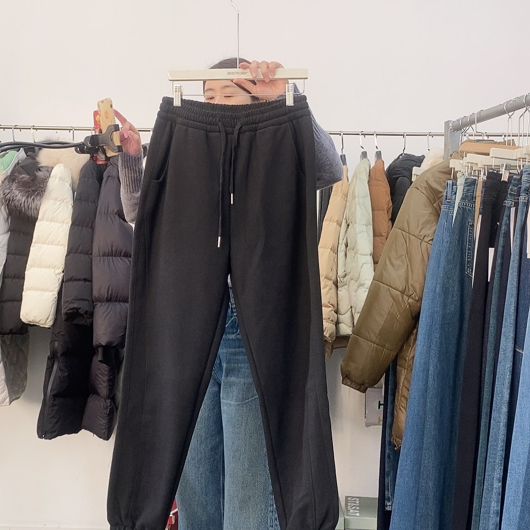 120斤以内黑色卫裤