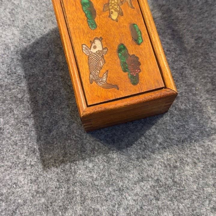贡木抽拉盒的的的的