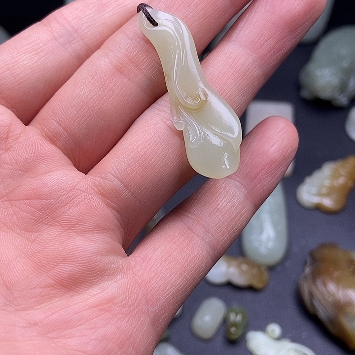 未镶嵌和田玉挂件