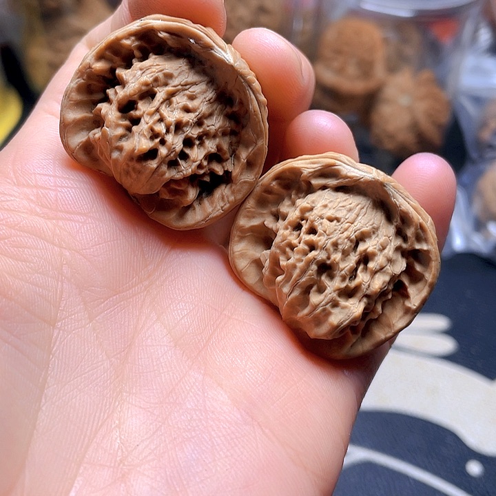 文玩核桃吊坠蛇头聚宝盆