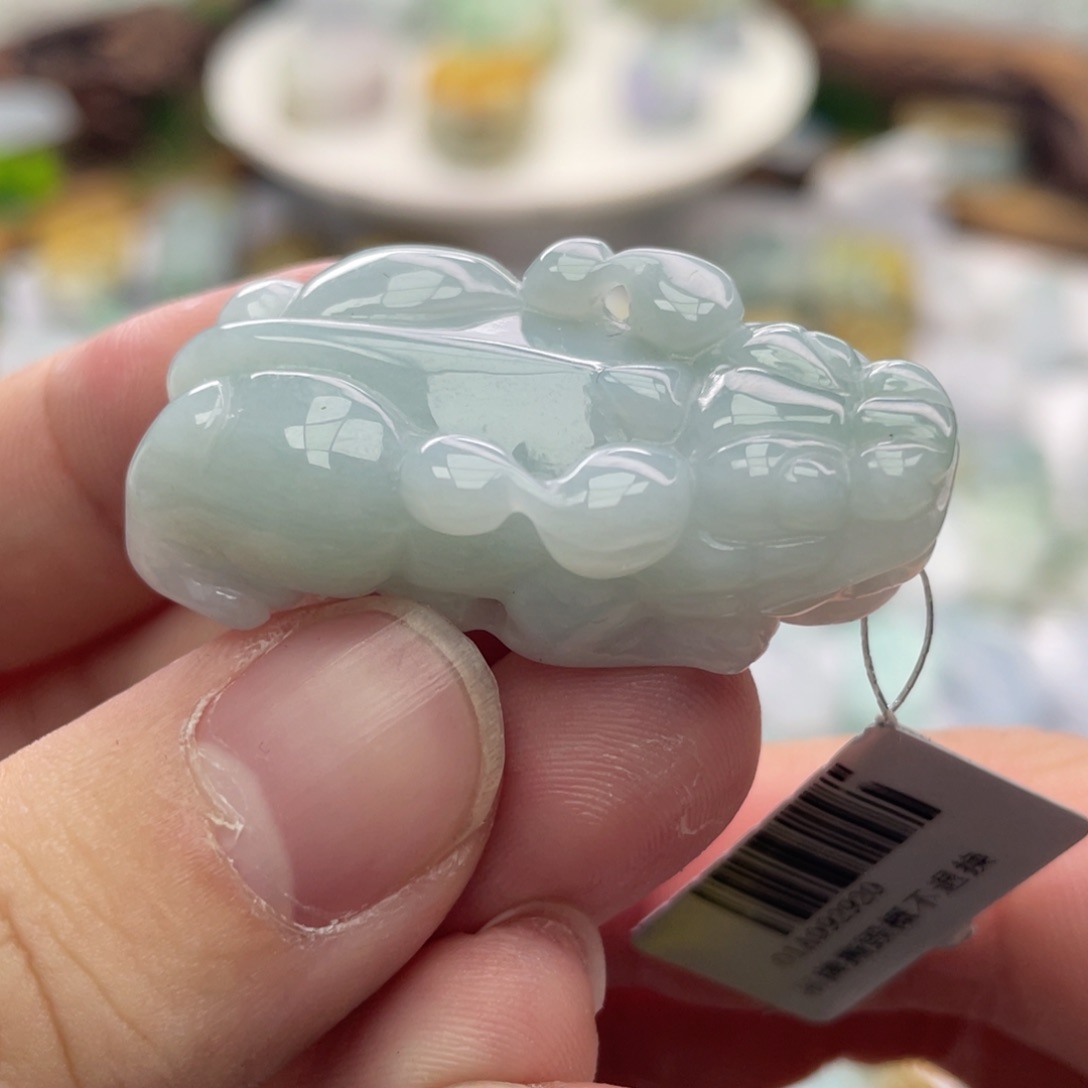 翡翠颈饰未镶嵌貔貅