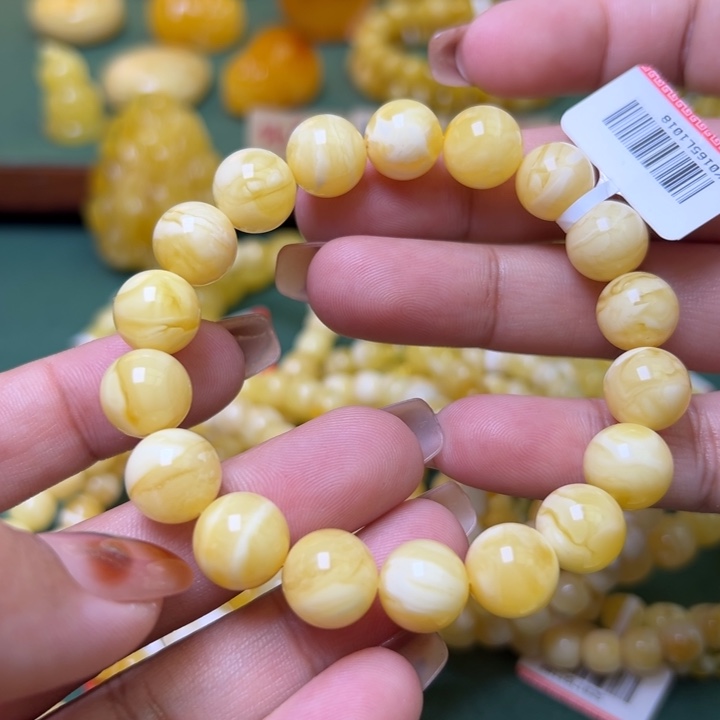 蜜蜡未镶嵌珠宝奇石