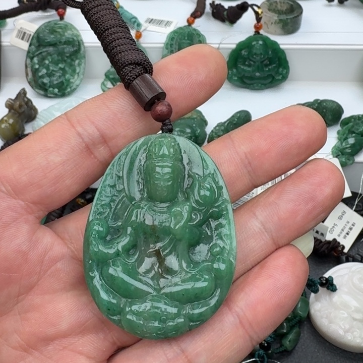 独山玉颈饰未镶嵌