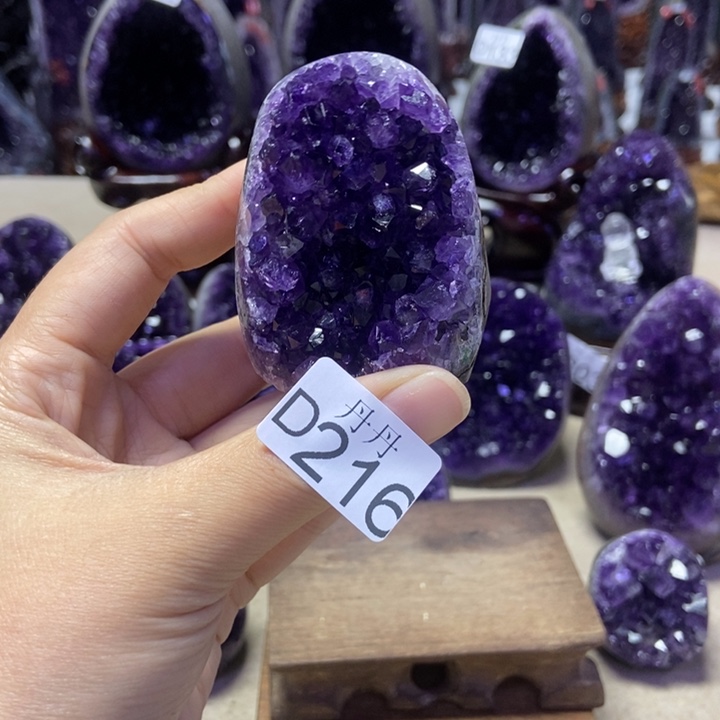 未镶嵌水晶大型摆件（非配饰）