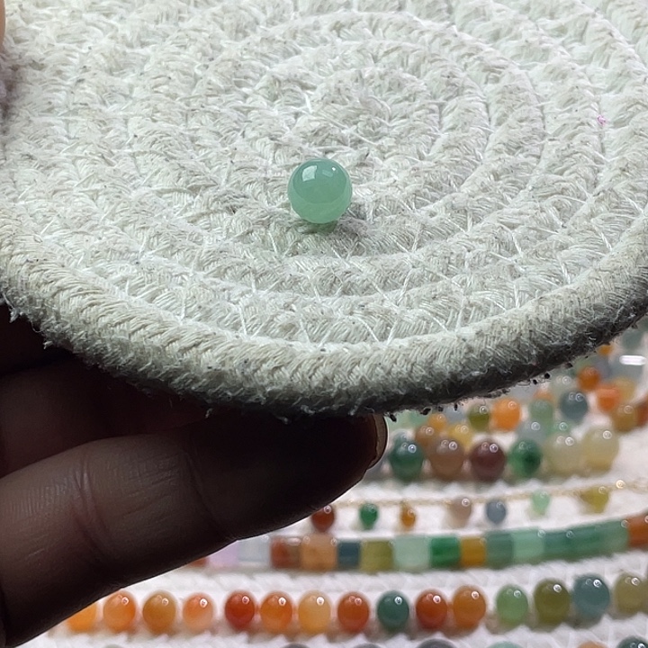 翡翠散珠未镶嵌定制翡翠卡8.4