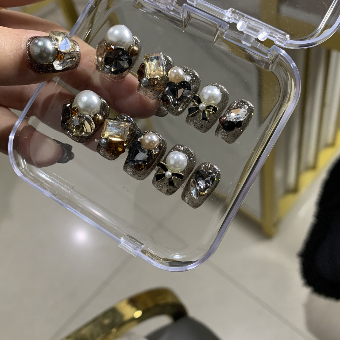 短方甲美小众珍珠满钻纯手工穿戴甲显白气质轻奢高级感美甲