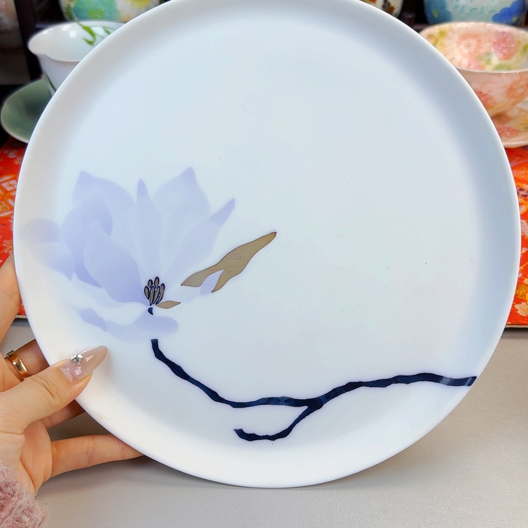 他家茶具瓷器真美！