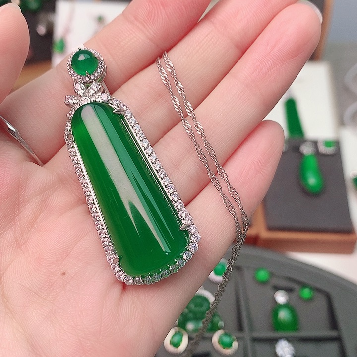 玛瑙/玉髓颈饰合金