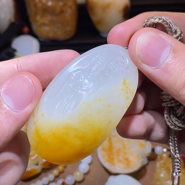 和田玉颈饰未镶嵌