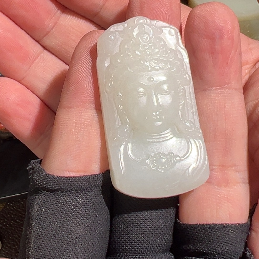 智***涵和田玉未镶嵌颈饰