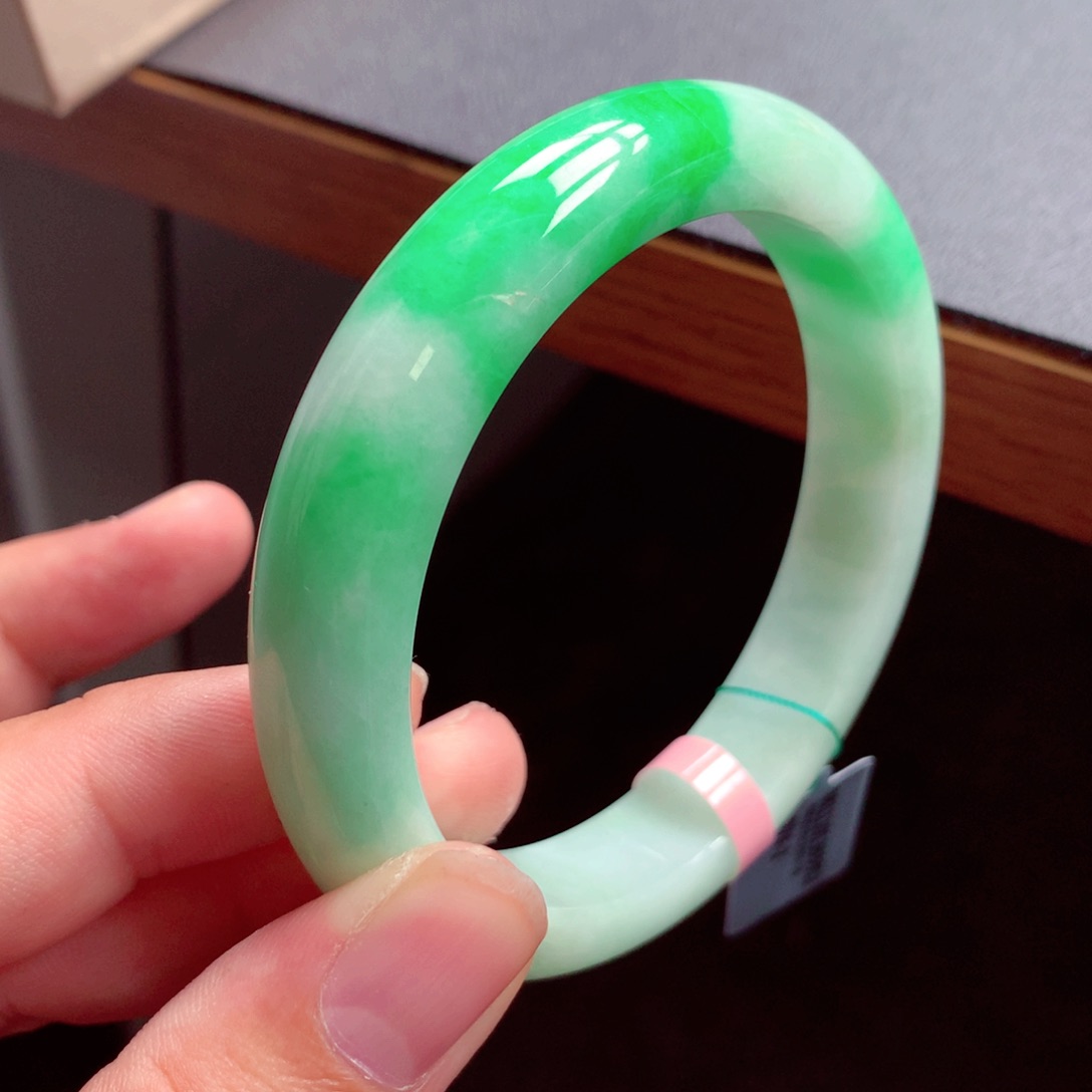 翡翠手镯未镶嵌缅甸翡翠