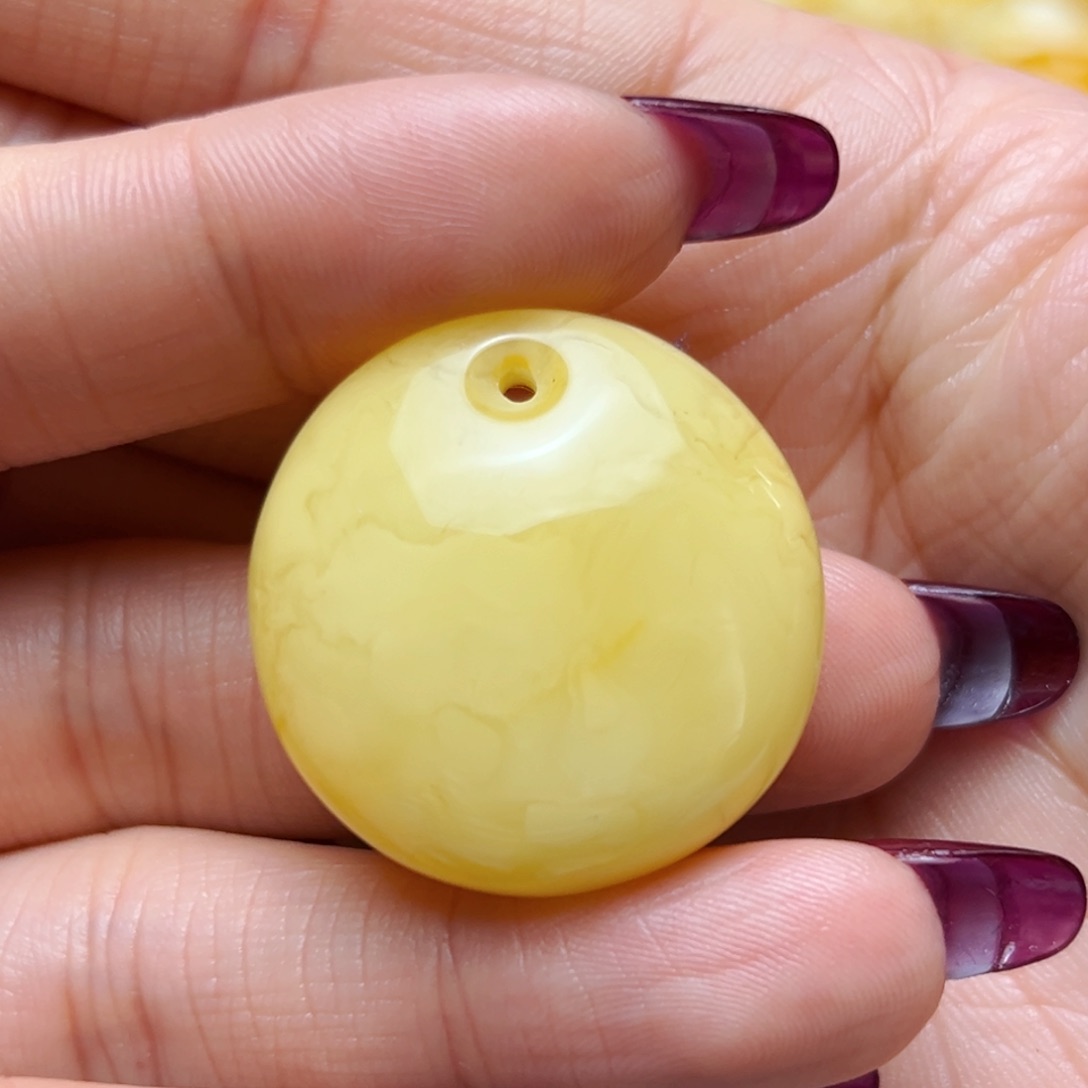 蜜蜡裸石未镶嵌31mm微微瑕公主扣