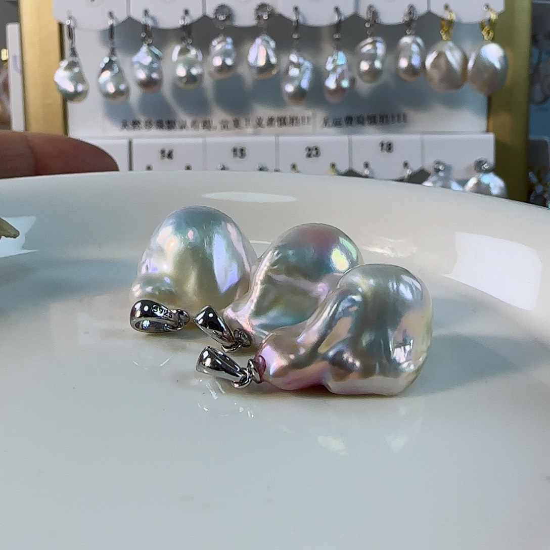 淡水珍珠吊坠（特价有瑕）3个银S925镶嵌