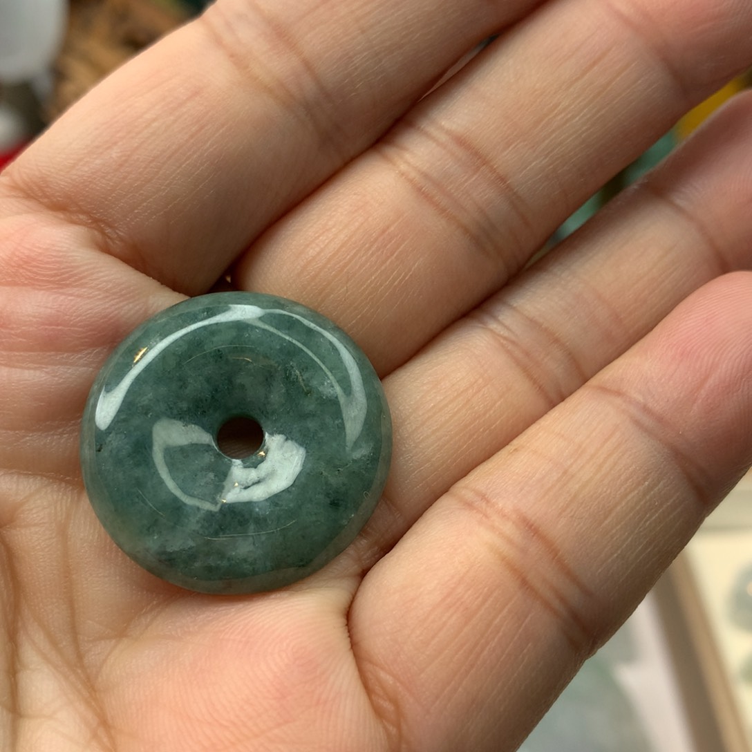 翡翠颈饰未镶嵌吊坠