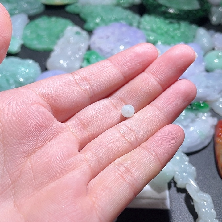 颈饰未镶嵌翡翠邱*天