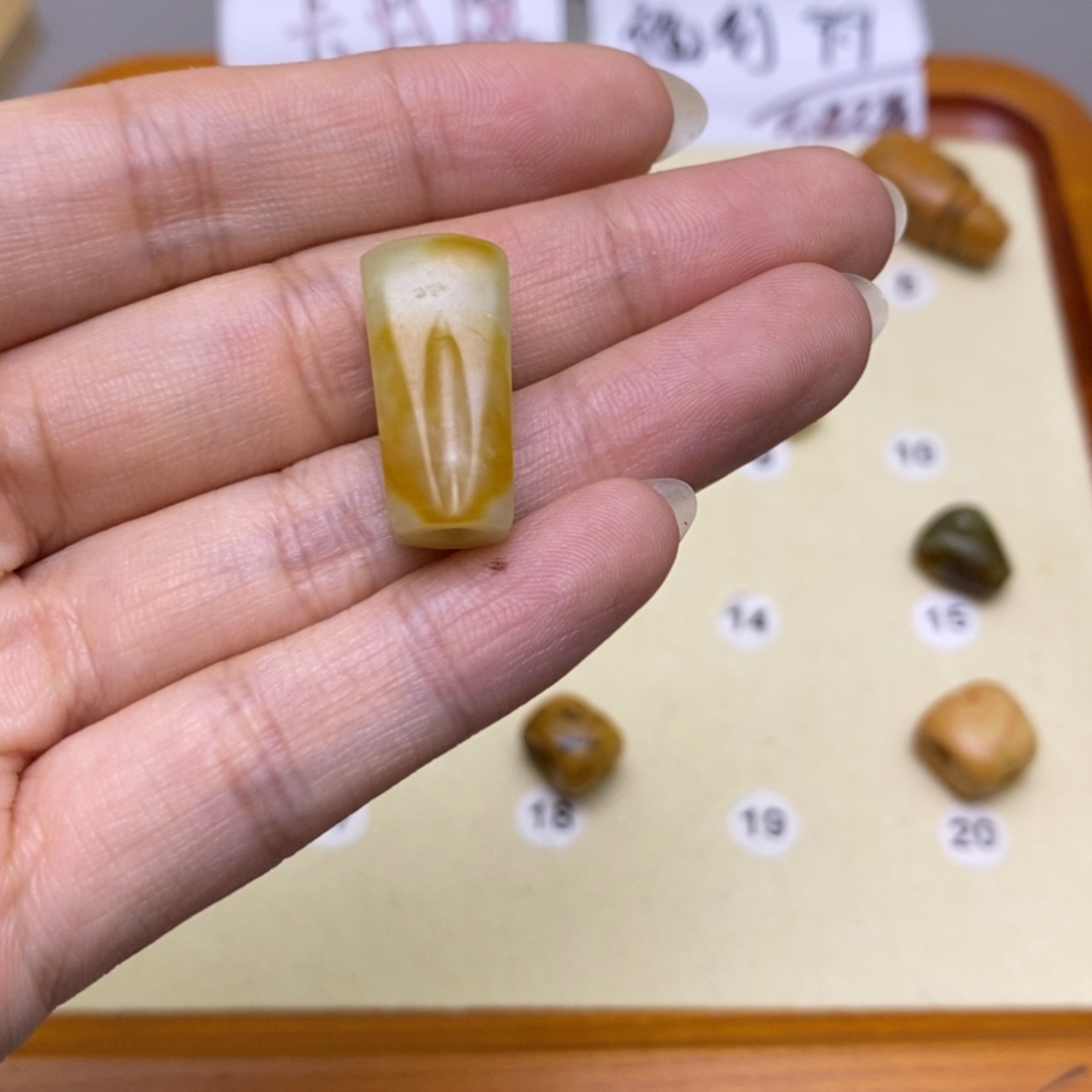 m***o蛇纹石玉未镶嵌配饰