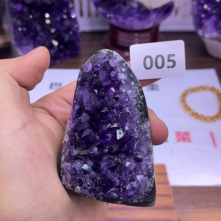 紫晶未镶嵌大型摆件（非配饰）